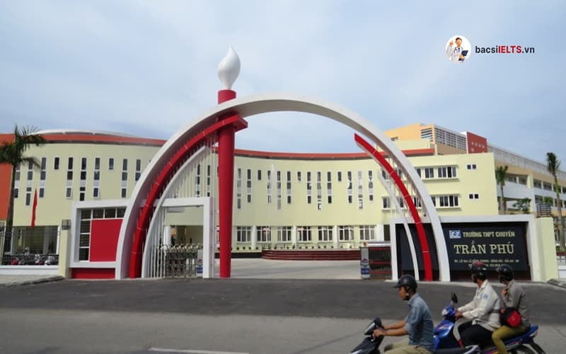 Trường THPT Chuyên Trần Phú
