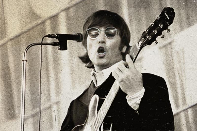 Ca sĩ John Lennon và những câu nói hay về LGBT bằng Tiếng Anh